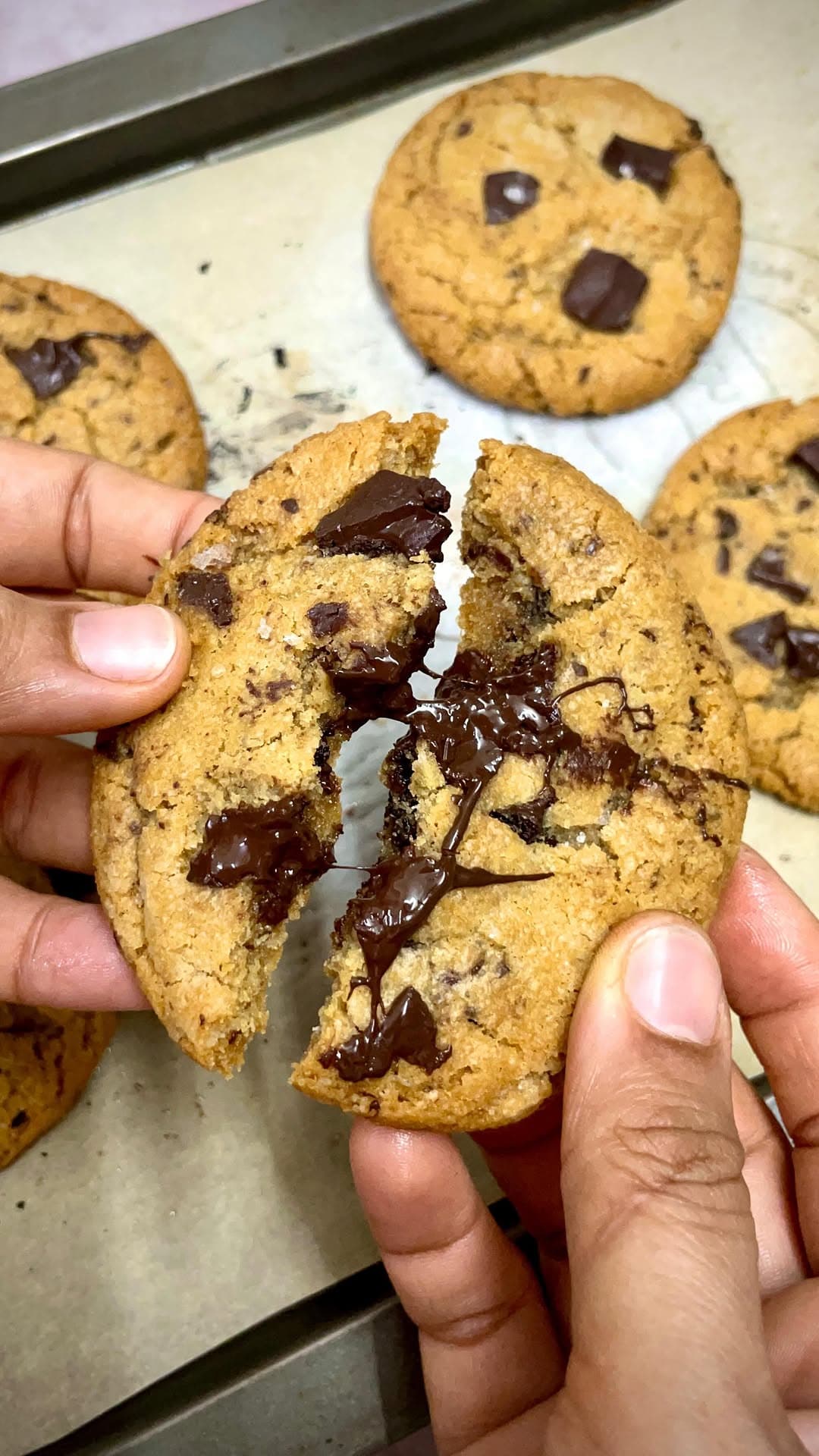 Eggless Chocolate Chunk cookies