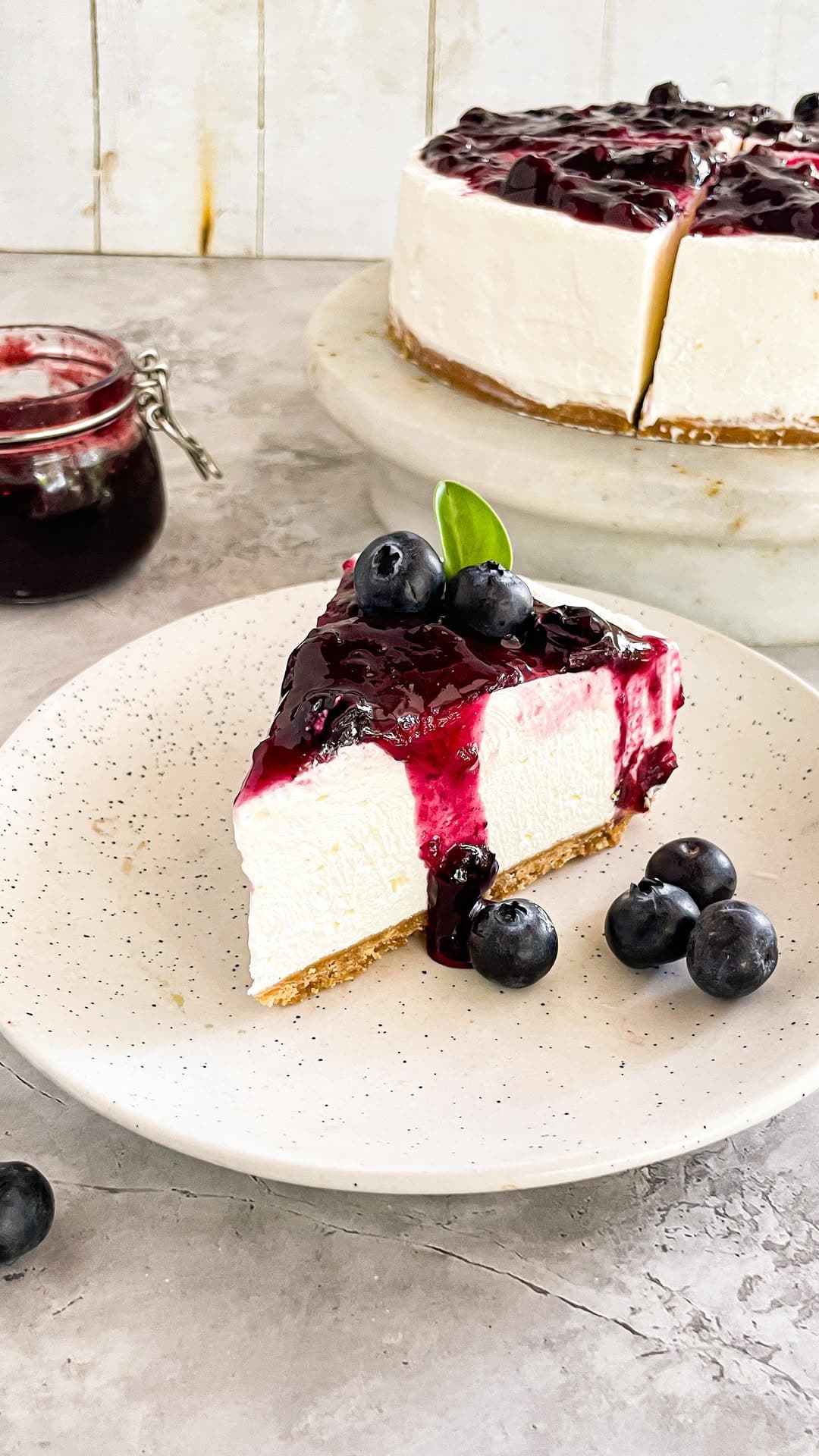 Sharing my easiest 5 INGREDIENT CHEESECAKE with you all